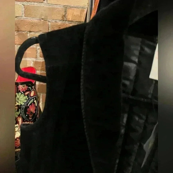 Vintage Panther black velvet cropped vest with trim size small - Picture 7 of 10